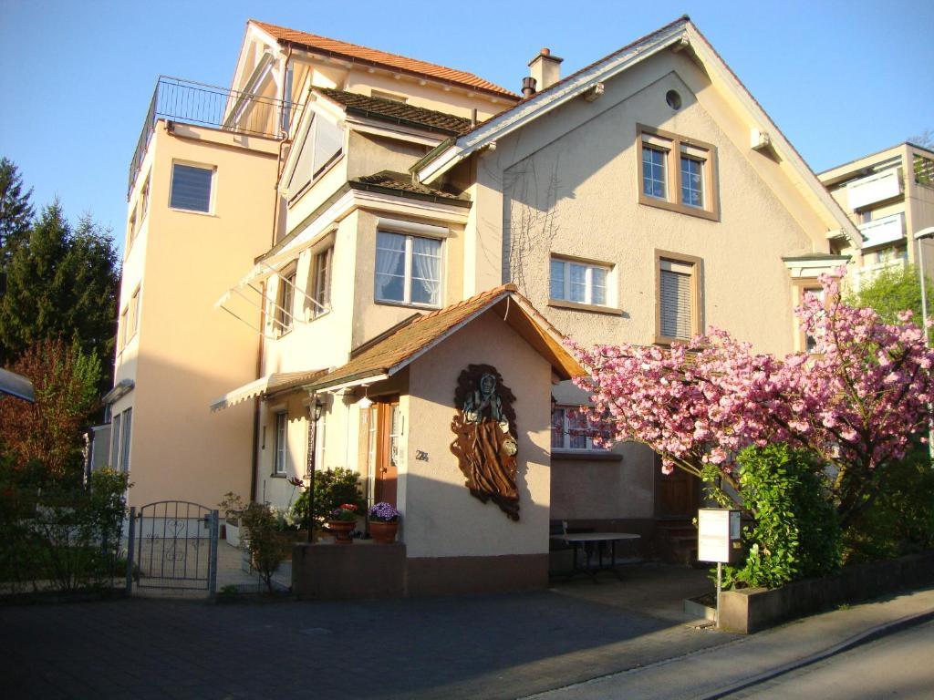 Niros Bed & Breakfast Birsfelden Exterior foto