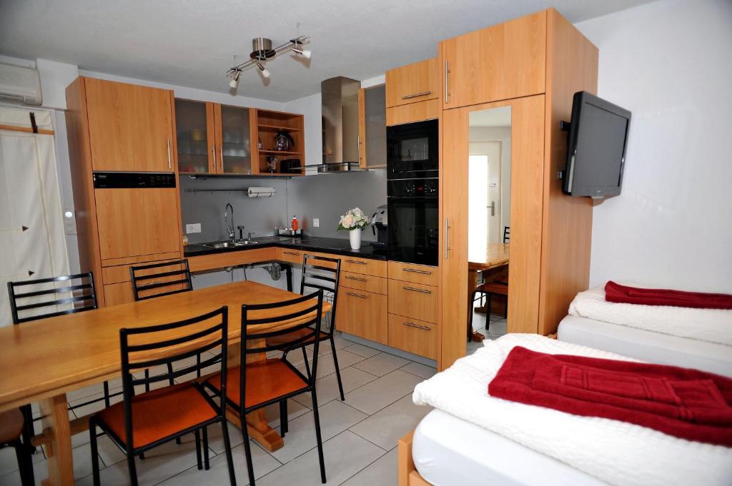 Niros Bed & Breakfast Birsfelden Cameră foto