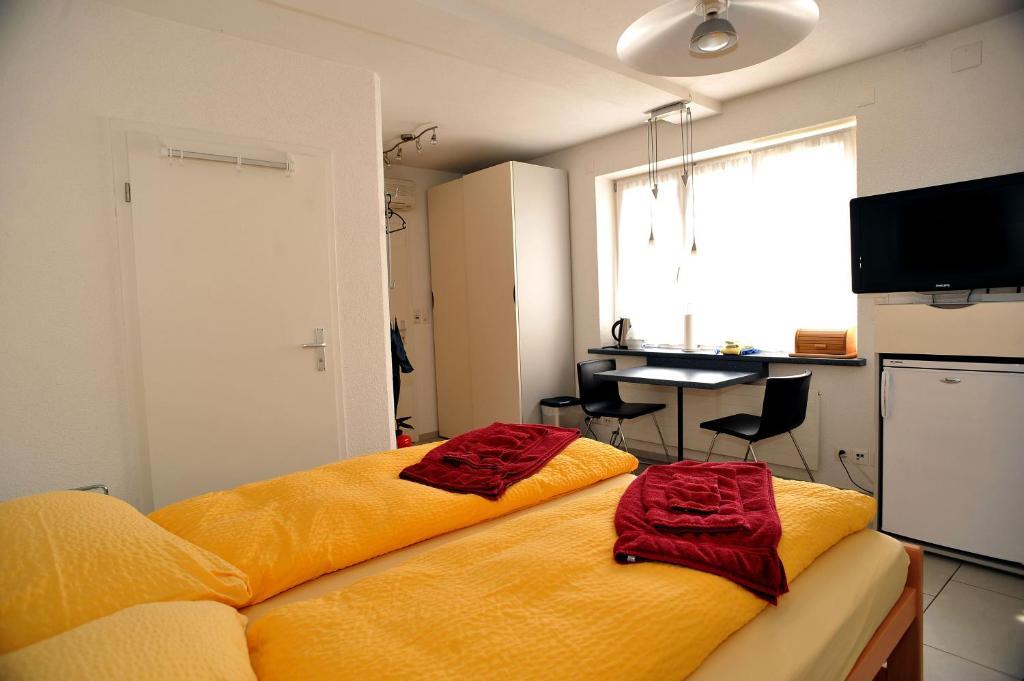 Niros Bed & Breakfast Birsfelden Cameră foto