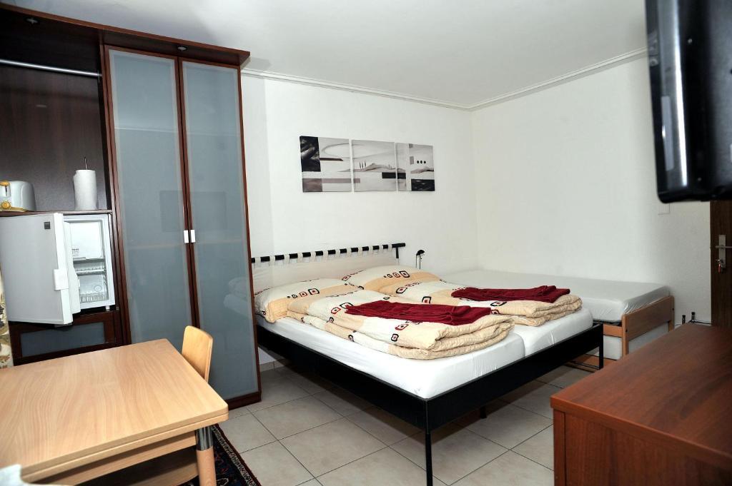 Niros Bed & Breakfast Birsfelden Cameră foto