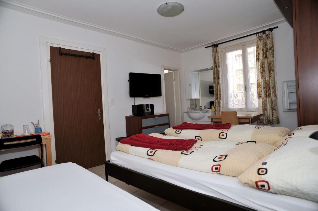 Niros Bed & Breakfast Birsfelden Cameră foto