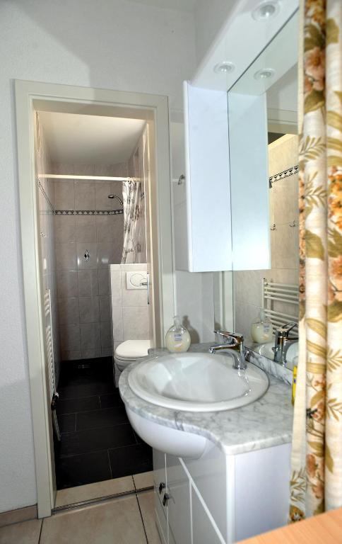 Niros Bed & Breakfast Birsfelden Cameră foto