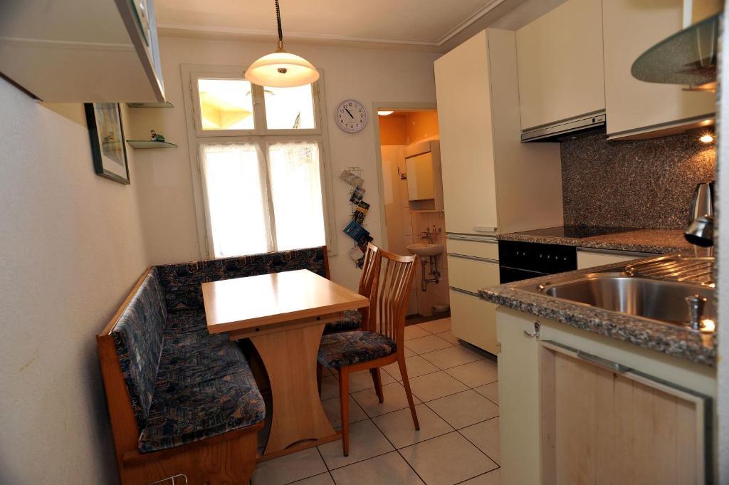 Niros Bed & Breakfast Birsfelden Cameră foto